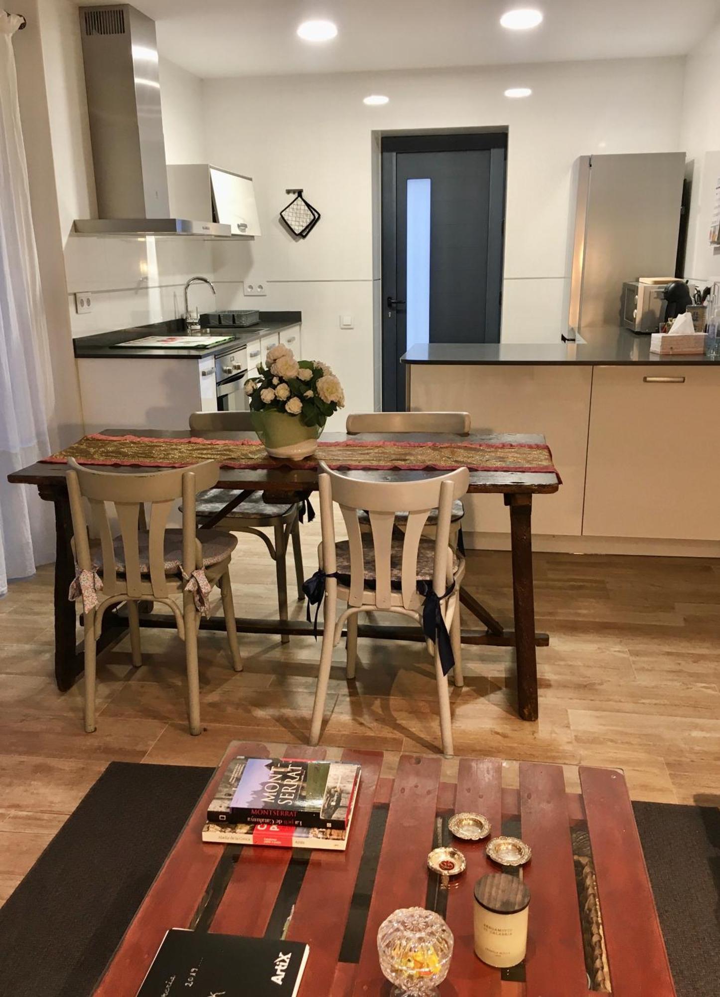 Torre De La Ferreria Apartment Tona Ngoại thất bức ảnh